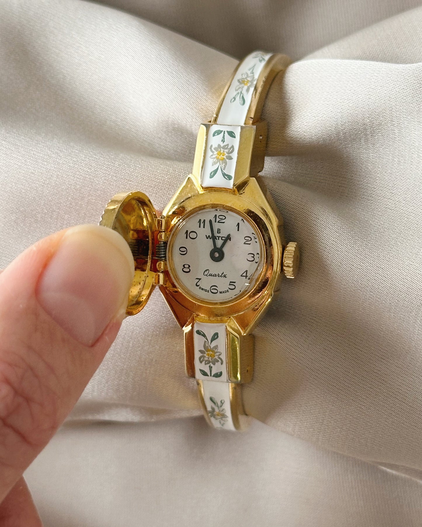 Vintage Yellow Floral Peek-A-Boo Bangle Watch