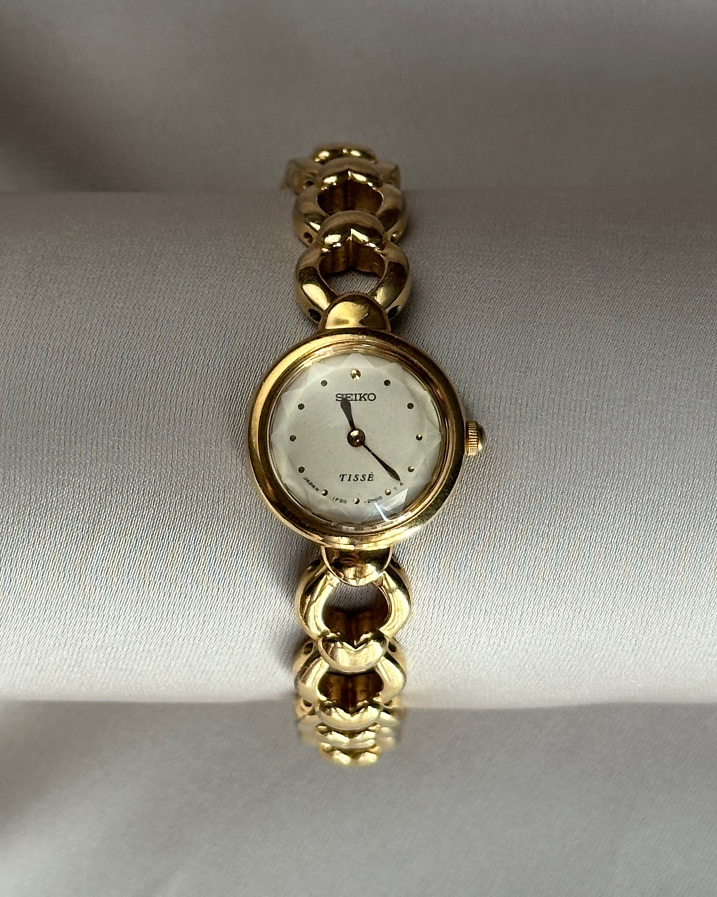 Seiko Tissé Heartlink Gold Petite Watch