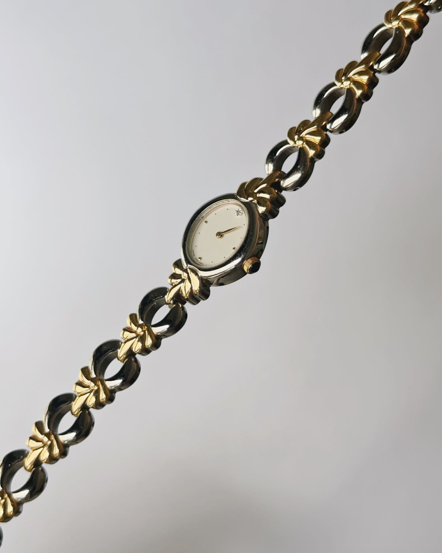 Dainty vintage style watch for women