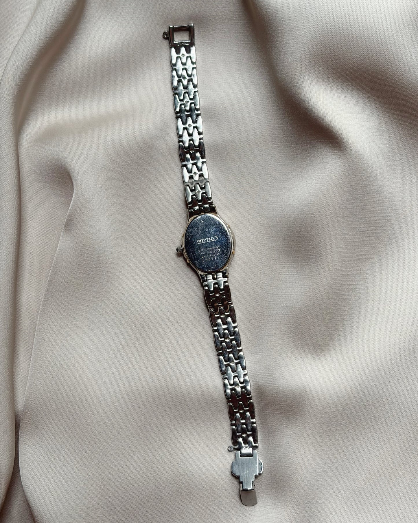 90s Seiko Exceline Mother-Of-Pearl Watch (V110 Solar)