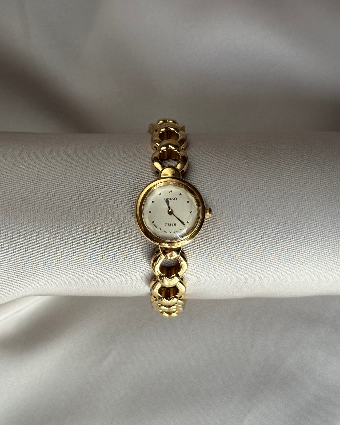 Seiko Tissé Heartlink Gold Petite Watch