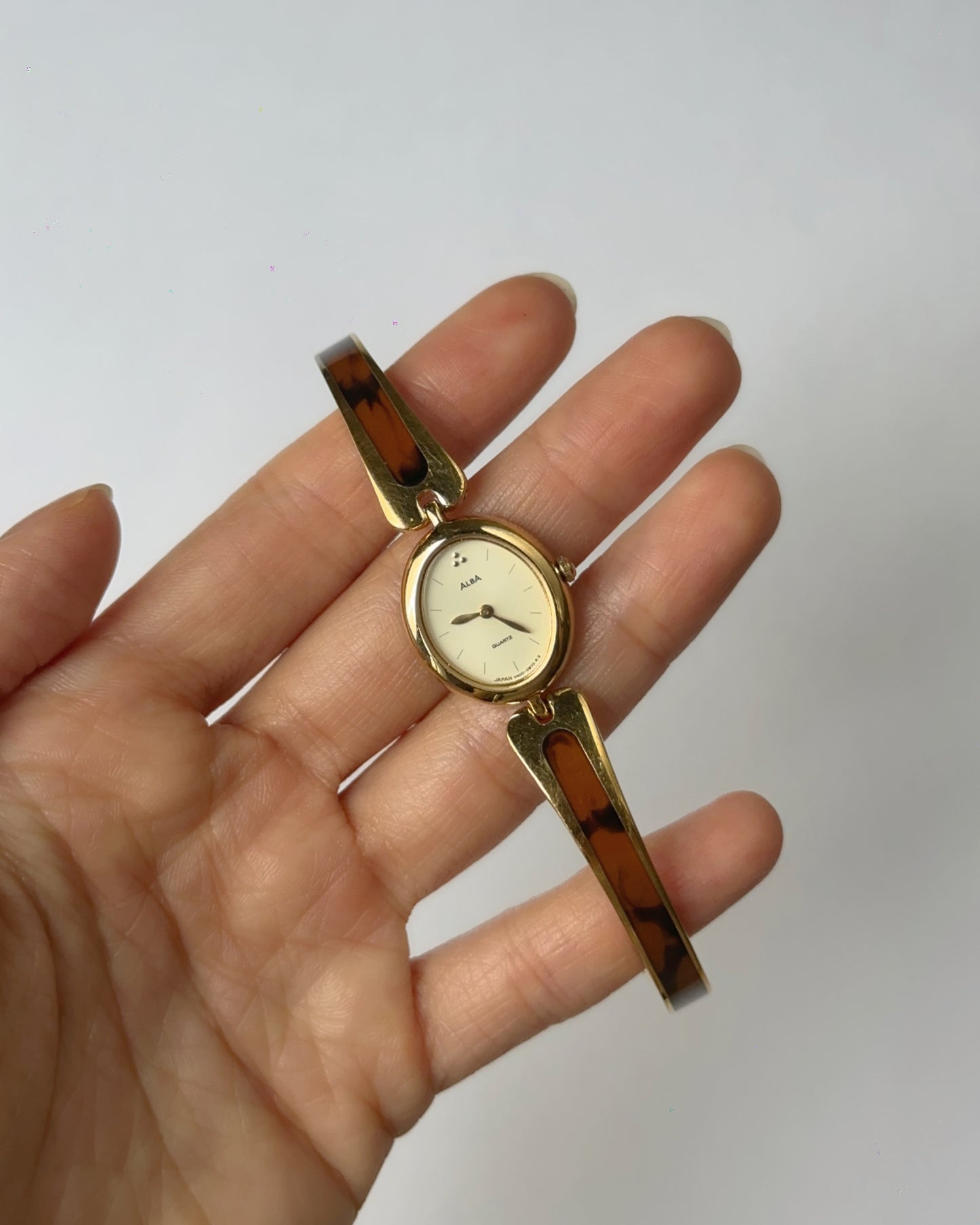 Vintage watch store in Malaysia Alba