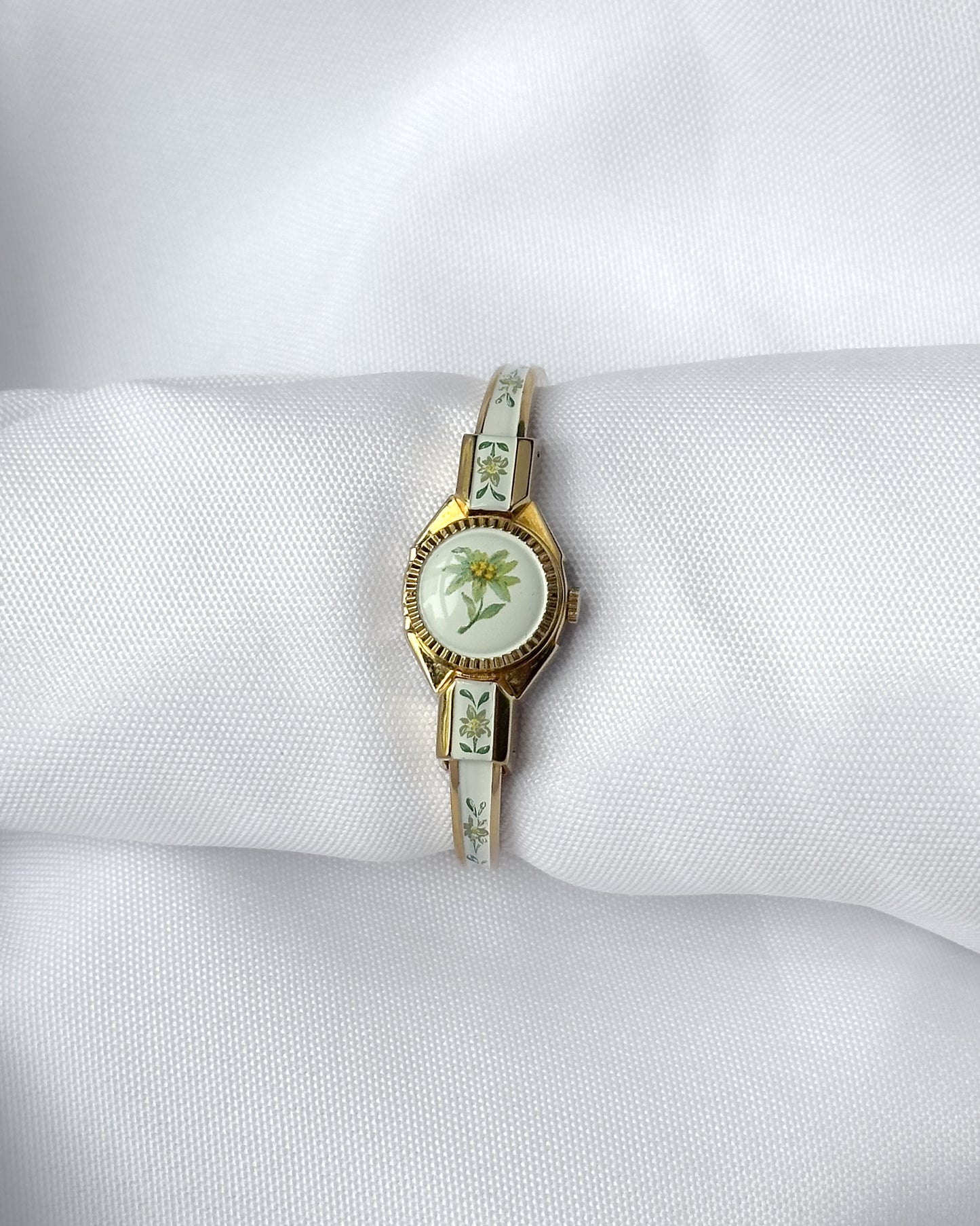 White enamel vintage watch andre mouche