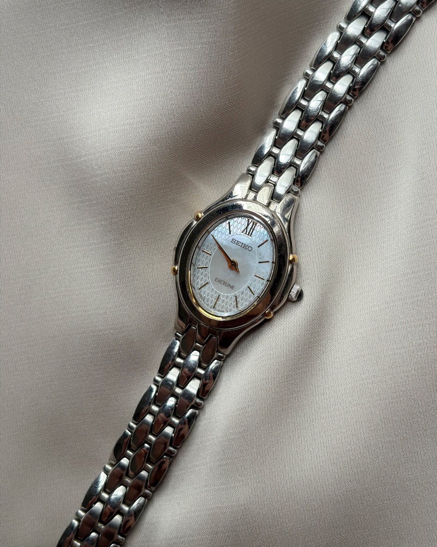 90s Seiko Exceline Mother-Of-Pearl Watch (V110 Solar)