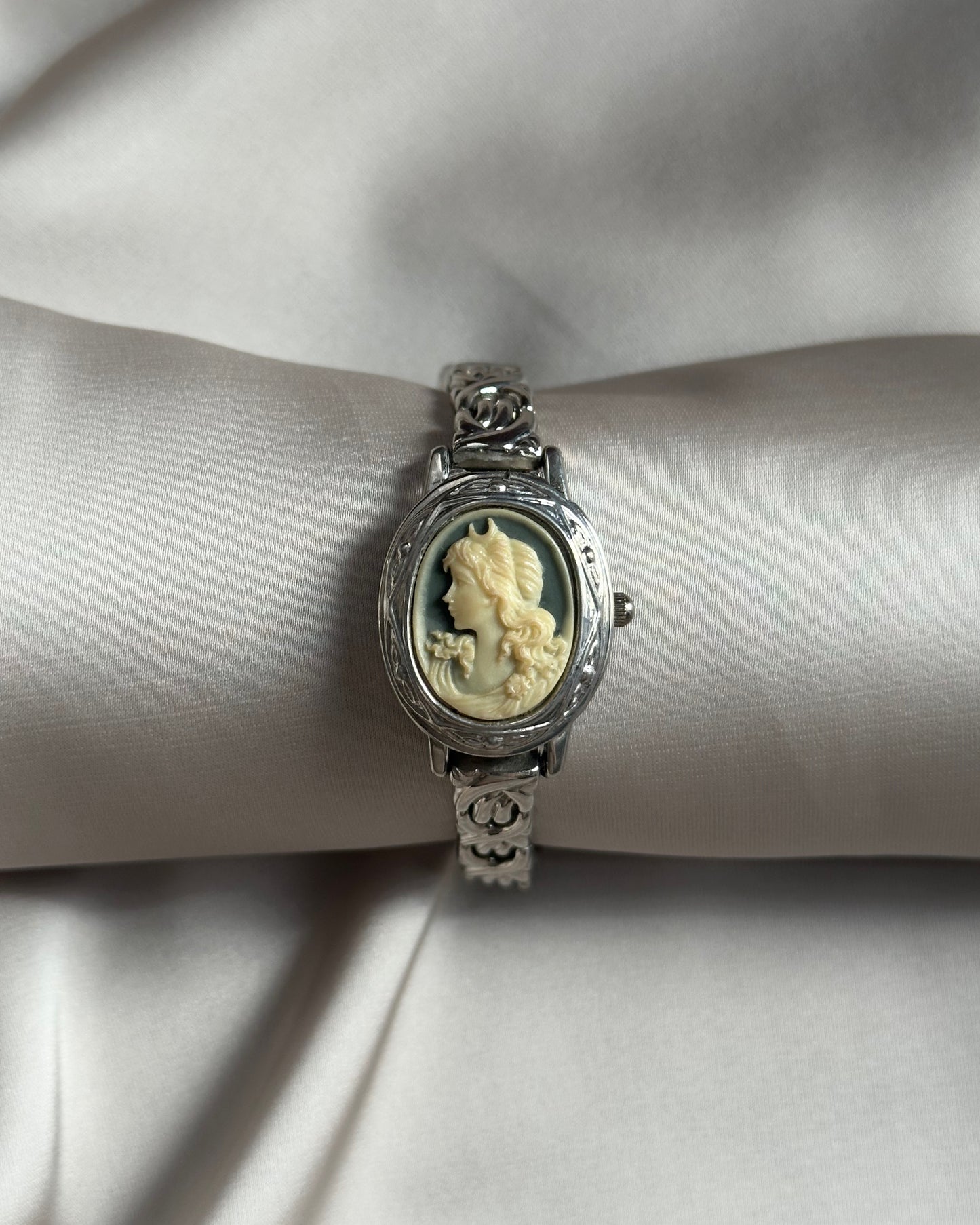 Victorian Locket Valentino Michelle Watch