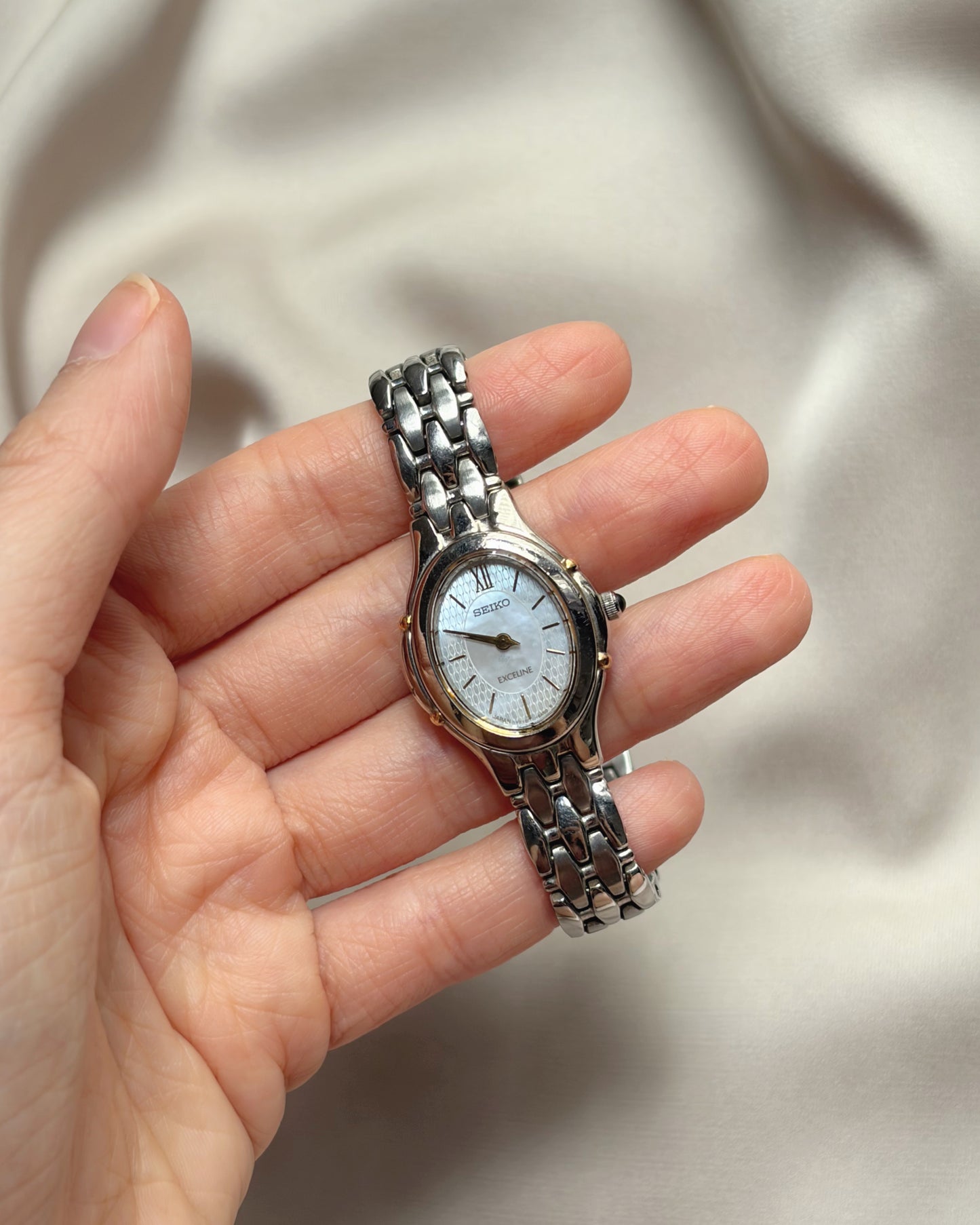 90s Seiko Exceline Mother-Of-Pearl Watch (V110 Solar)