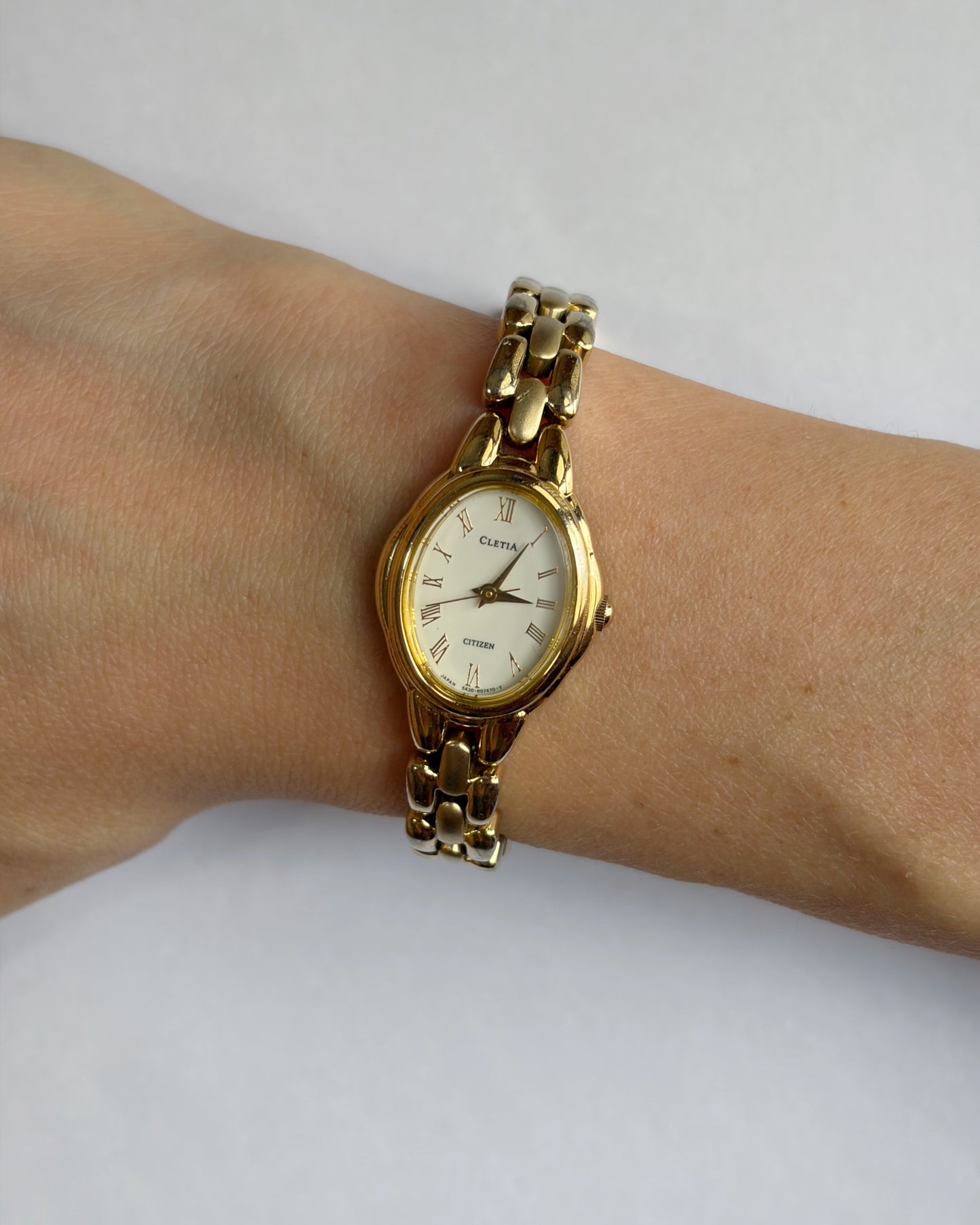 Vintage Roman Dial Light Gold Tone Watch