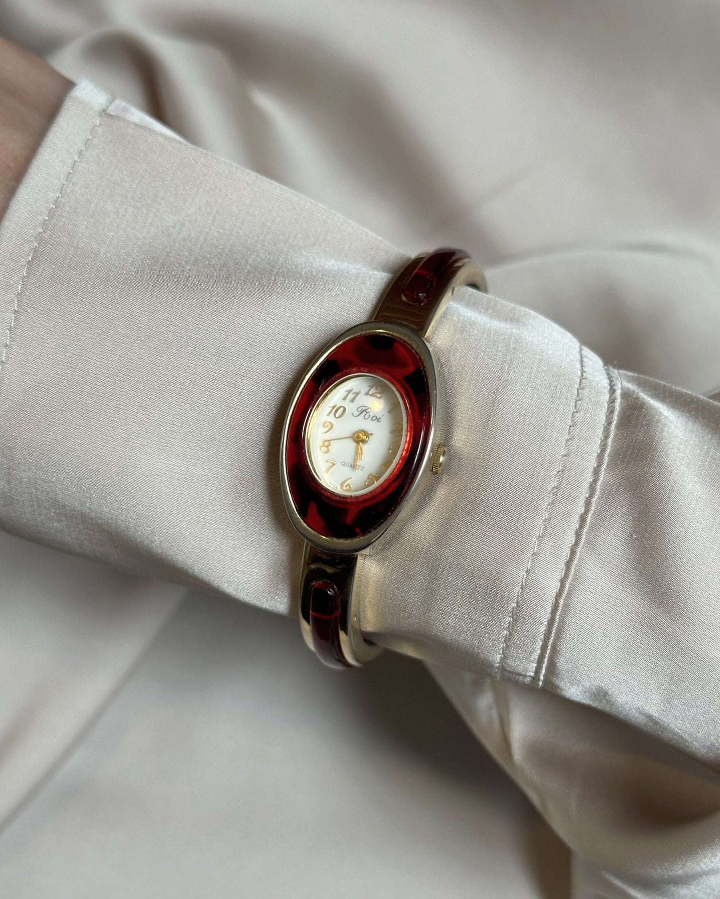 Cherry Glaze Tortoiseshell 90s Bangle Watch