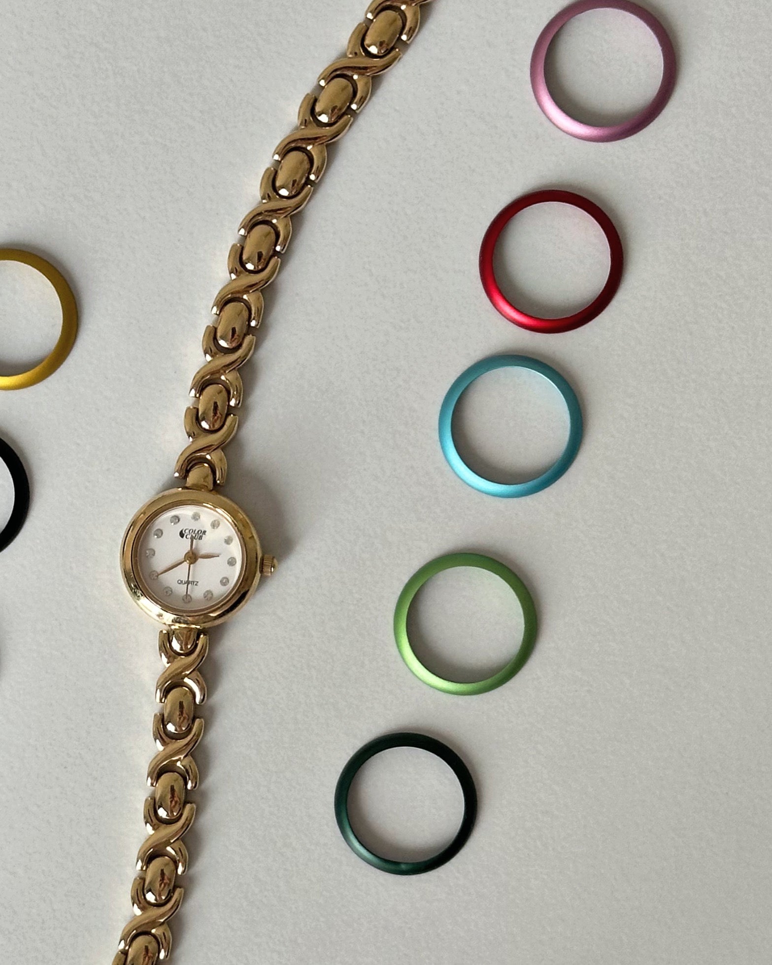 Retro watch for women from Color Club
