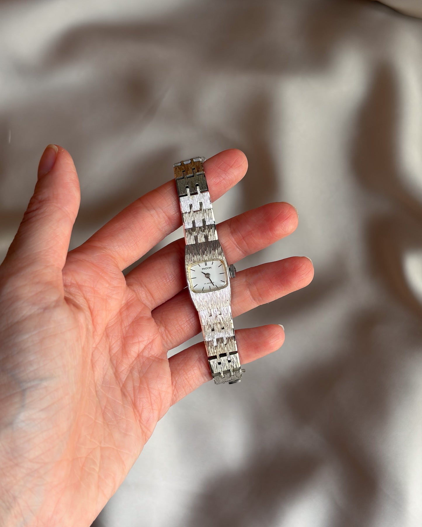 Slim Silver Tone Duoplan-Style Manual Wind Watch