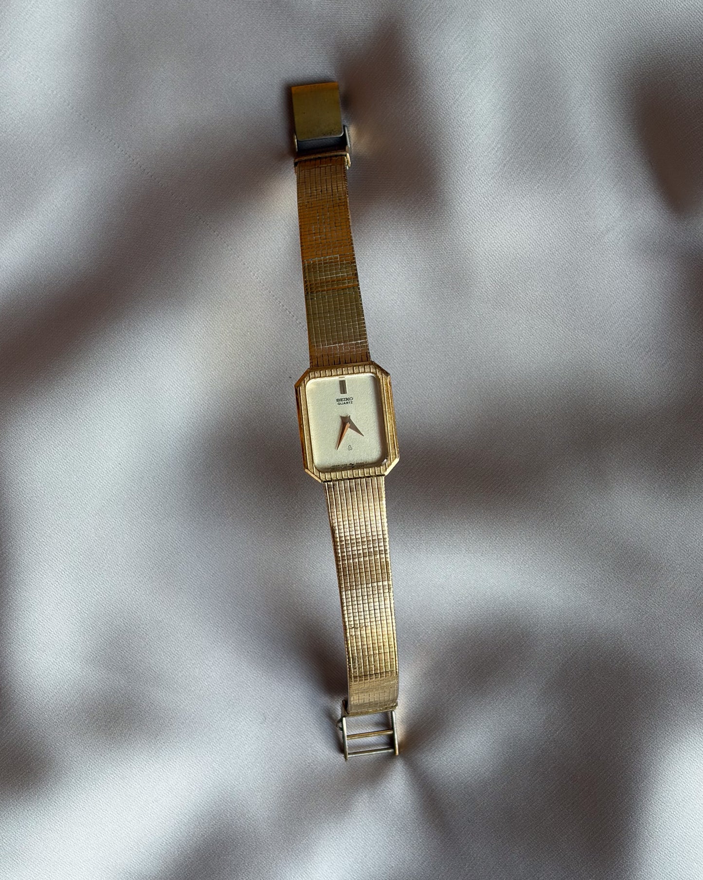Vintage Minimalist Seiko Tank Gold Tone Watch