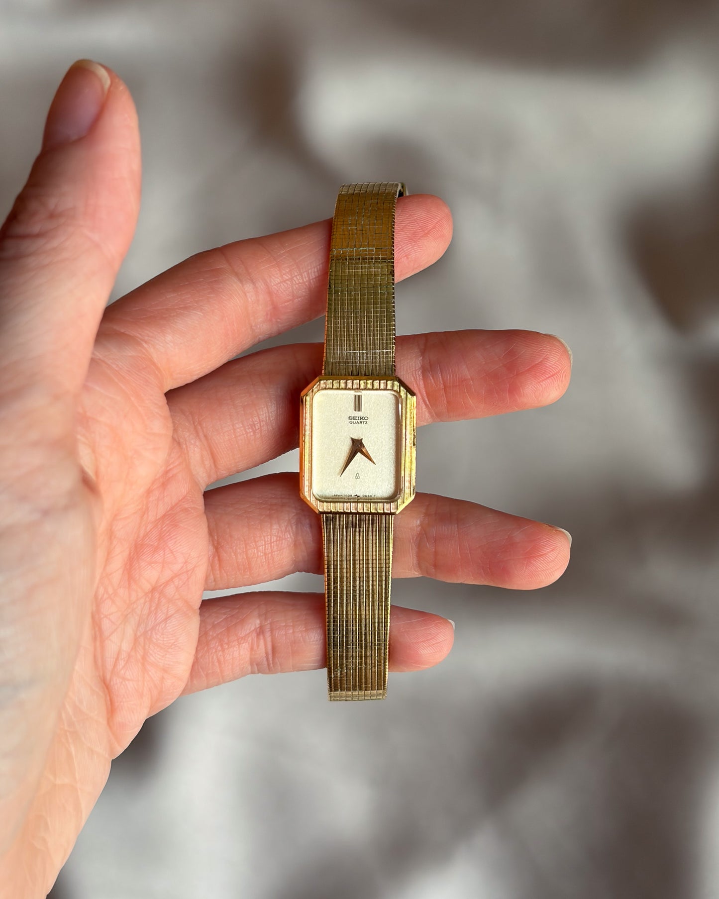 Vintage Minimalist Seiko Tank Gold Tone Watch