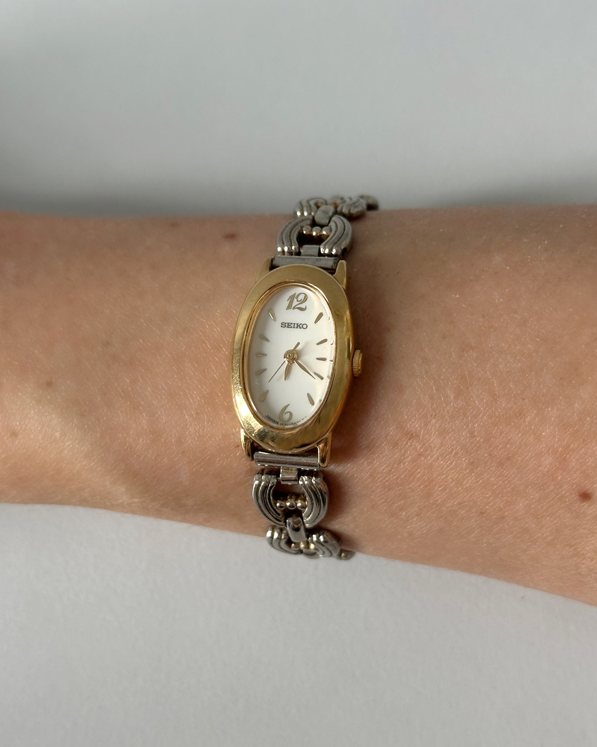 Seiko baignoire unisex woman watch dual tone
