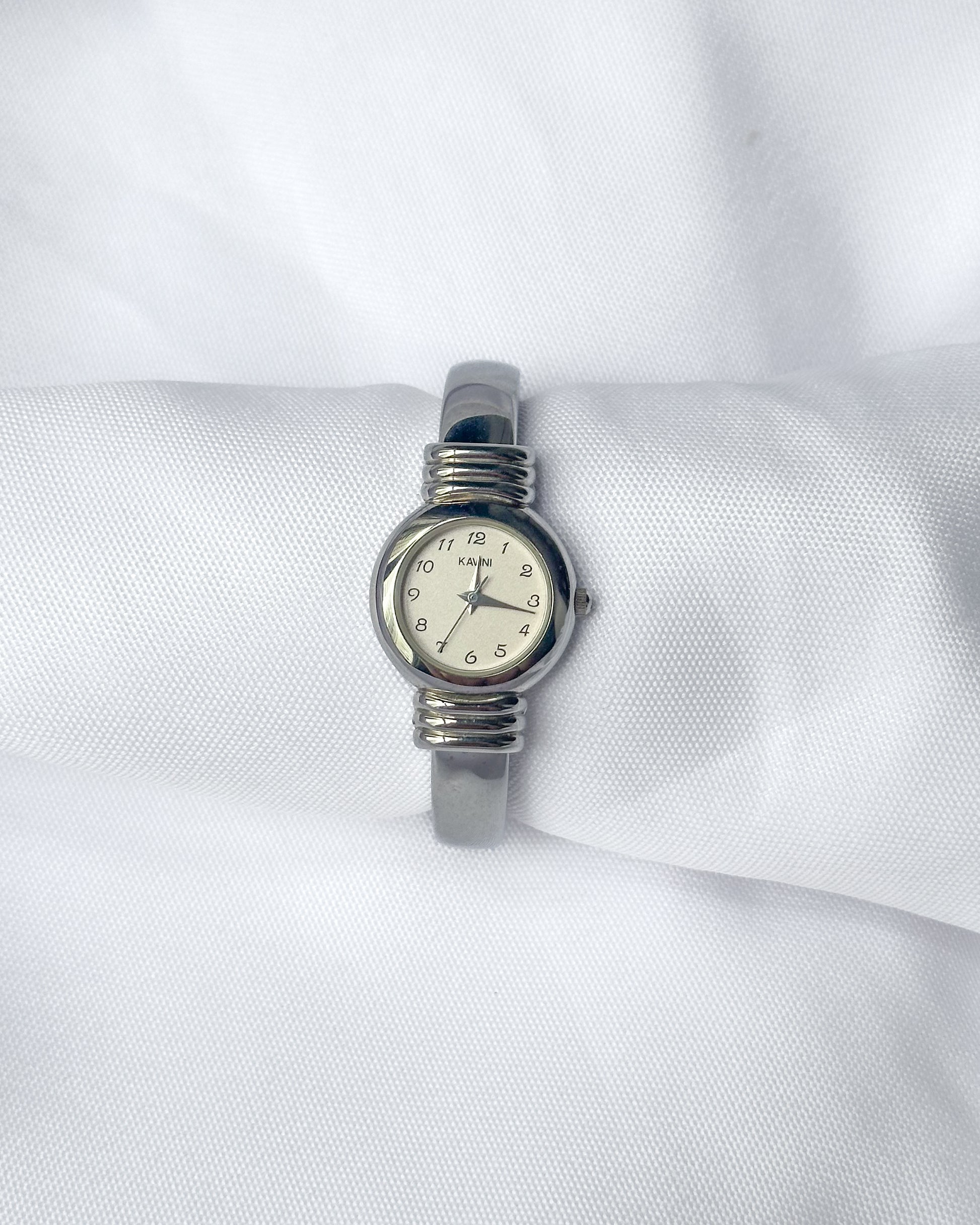 Vintage bangle watch 90s